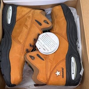 Converse Hiking Boots Converse Athletic Shoes Men’s Hiking Sneakers Size 9.5